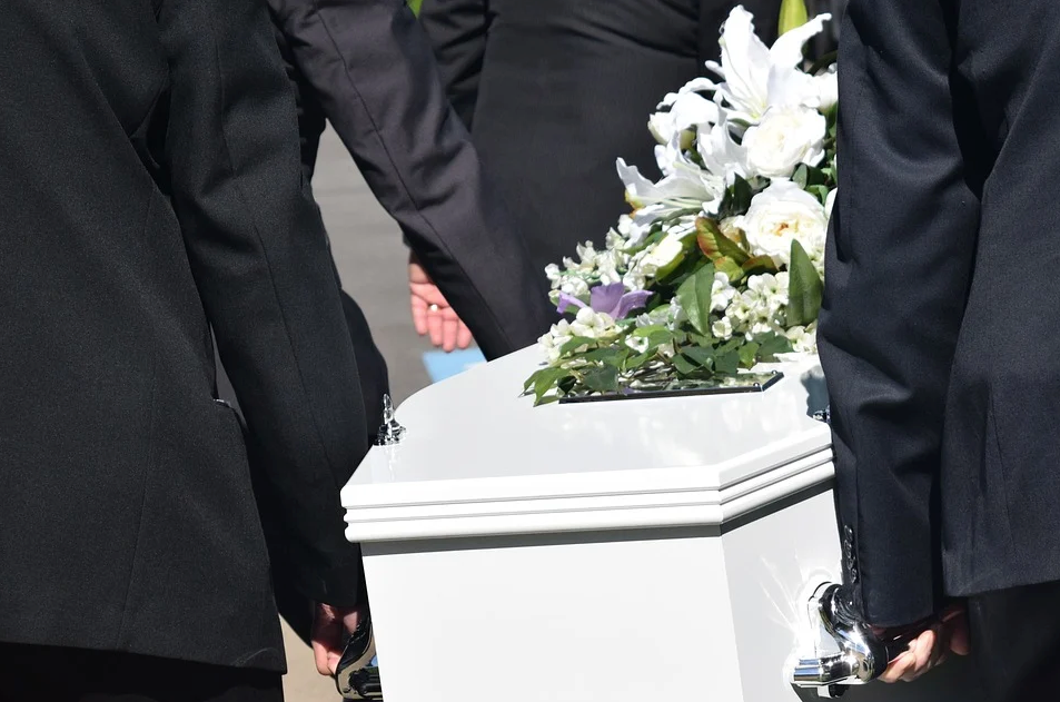 what do pallbearers wear