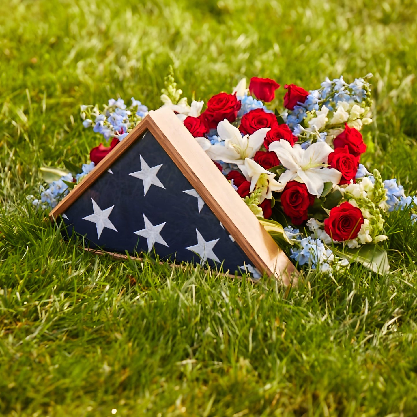 Bundle: The Liberty Pedestal Urn & Flag Case