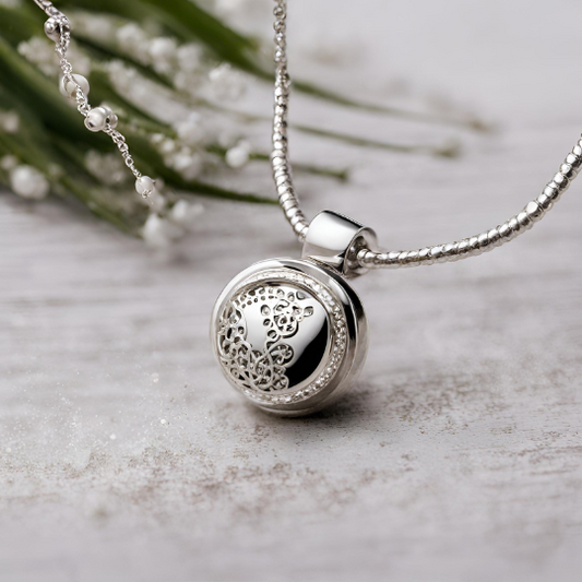 Women's Necklaces for Ashes: A Fashionable Memorial Choice