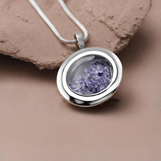 Women's Necklace for Ashes: Combining Elegance and Sentiment