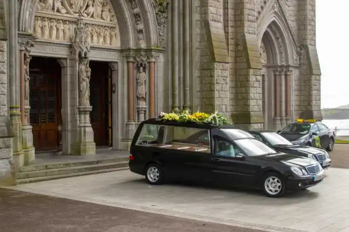7 Main Types Of Funeral Transportation With Their Costs