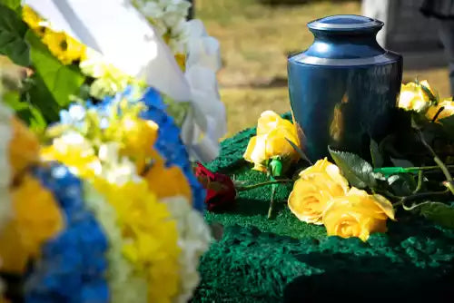 12 Creative Keepsake Ideas for Funeral Flowers