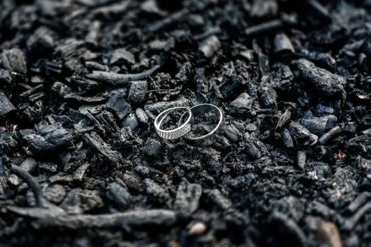 12 Beautiful Urn Rings For A Loved One’s Ashes