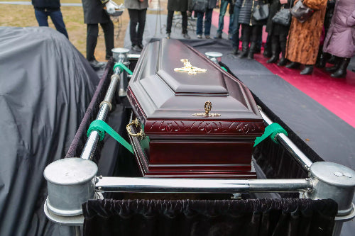 10 Alternative Funeral Services to Consider