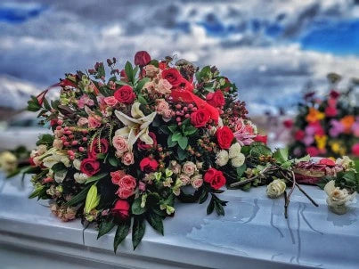 Pros And Cons Of Buying A Casket Online