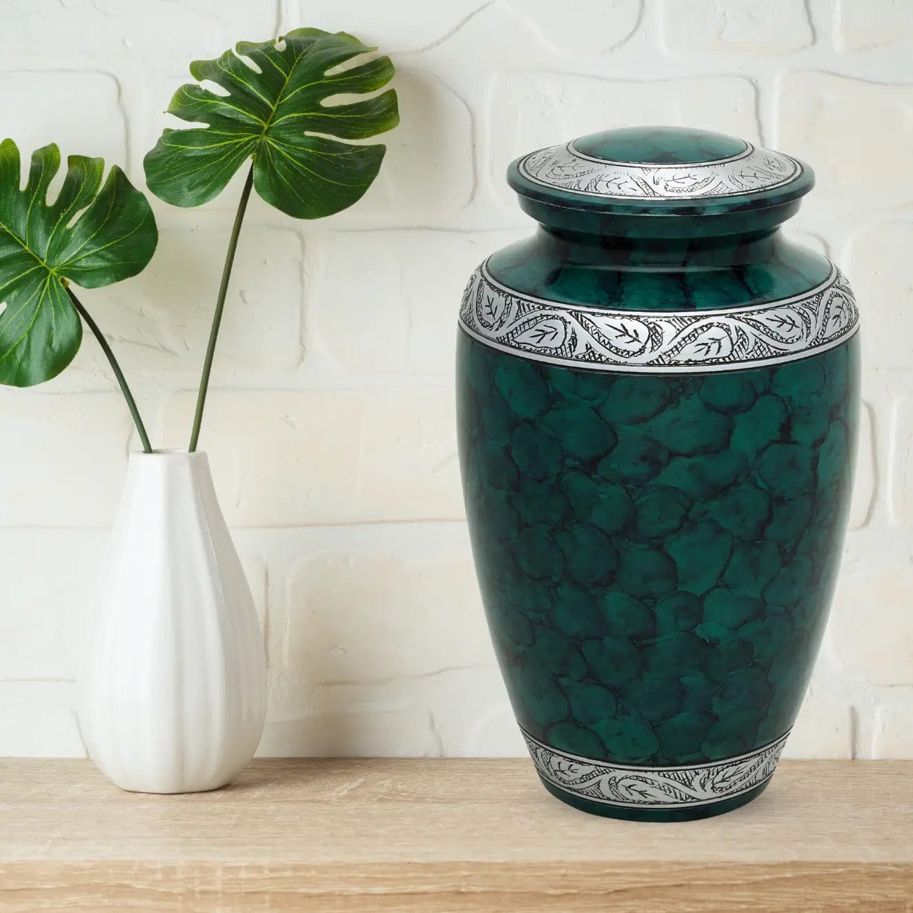 Load image into Gallery viewer, Cremation Urn - Green
