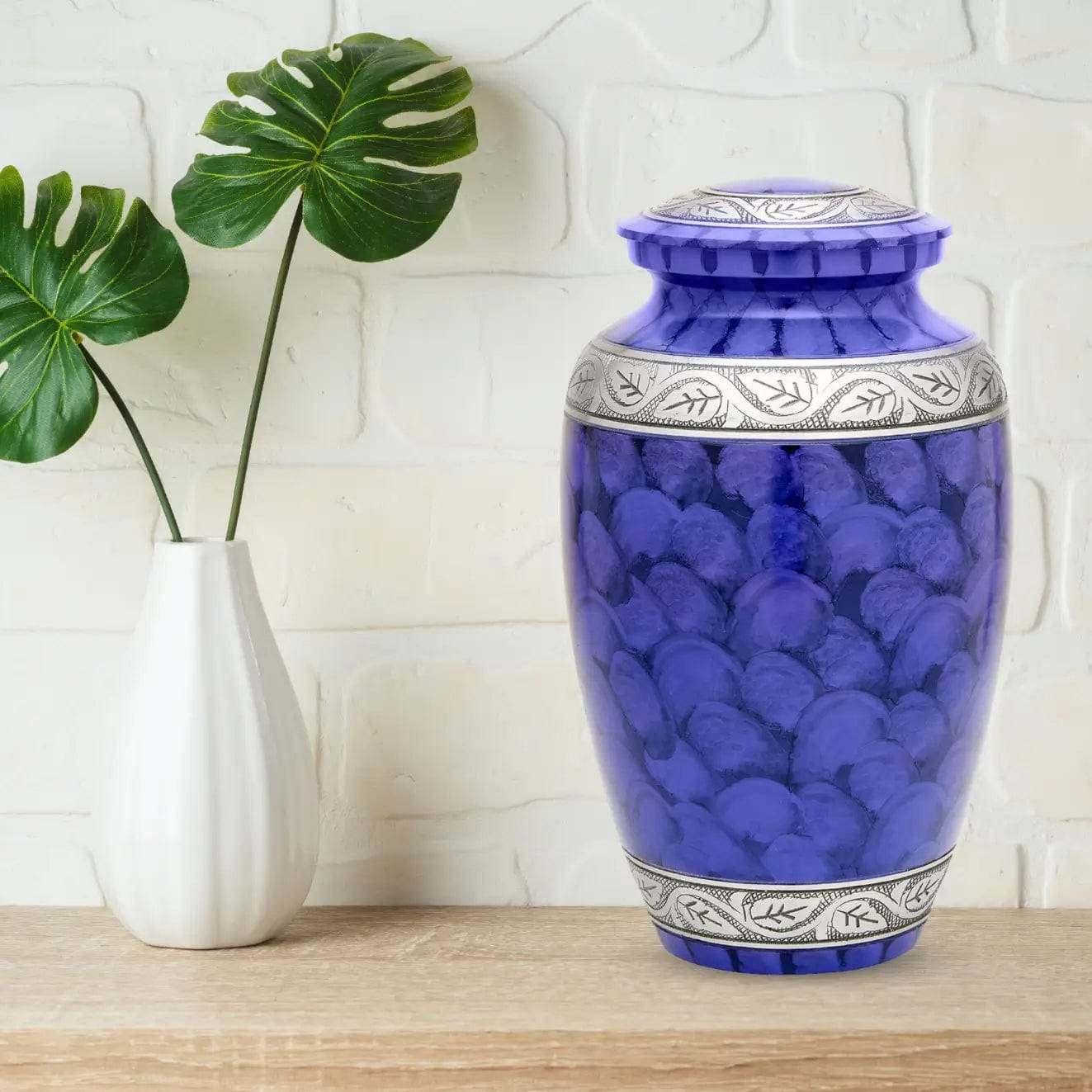 Load image into Gallery viewer, Cremation Urn - Violet
