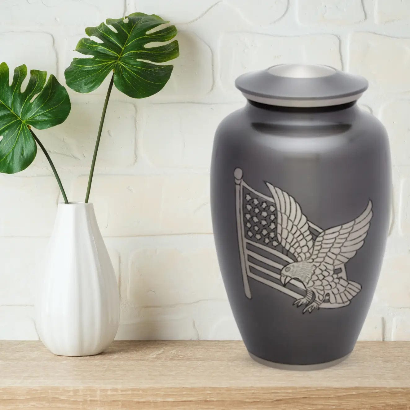 Load image into Gallery viewer, Brass Urn - American Pride
